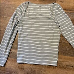 Hollister Women's Gray and White Striped Long Sleeve Top